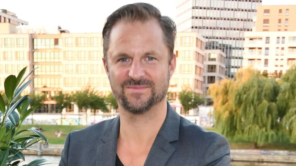 Philipp Hochmair Ehefrau: Alles über das Privatleben des österreichischen Schauspielers Philipp Hochmair Ehefrau